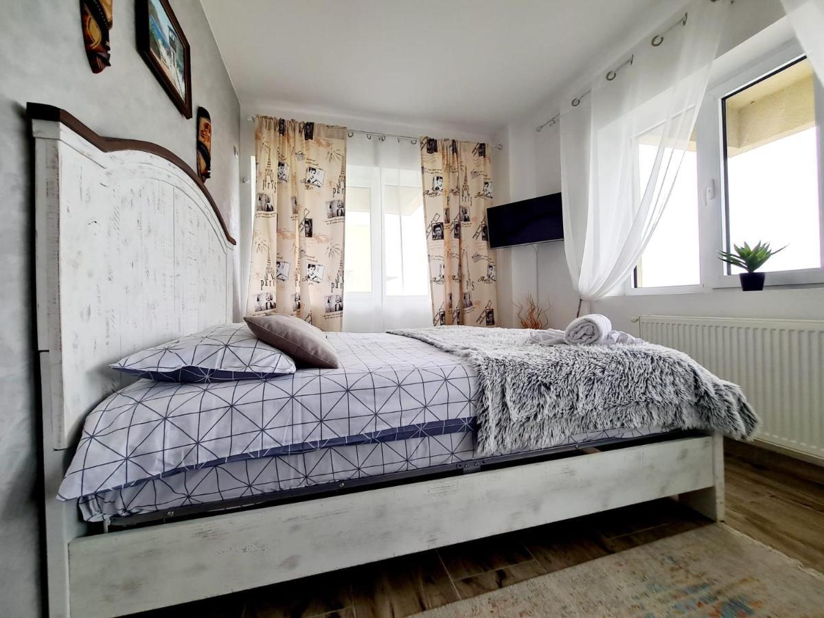 Moonlight Residence Mamaia Exterior photo